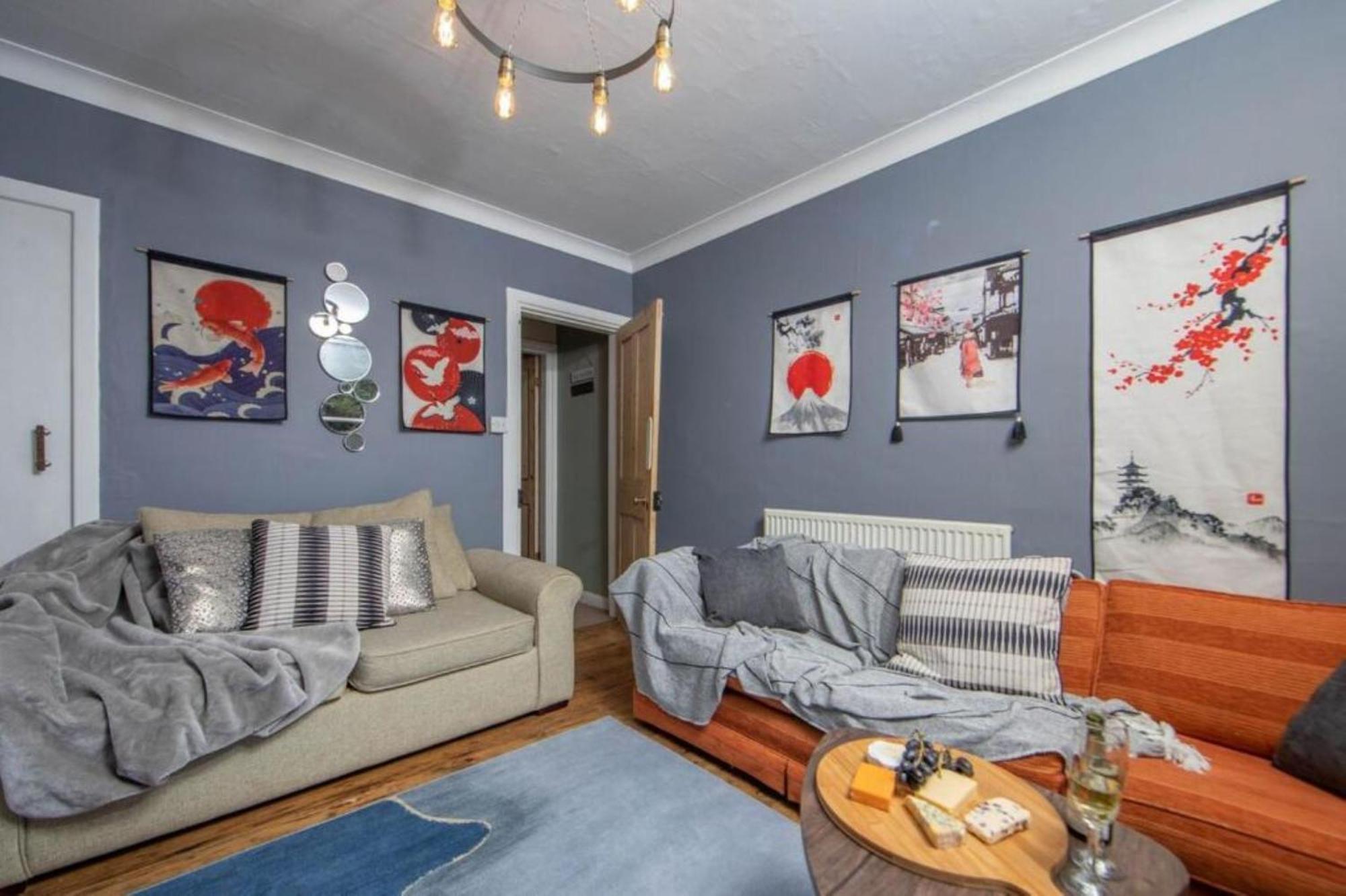 Spacious Period Near Centre & Cathedral *